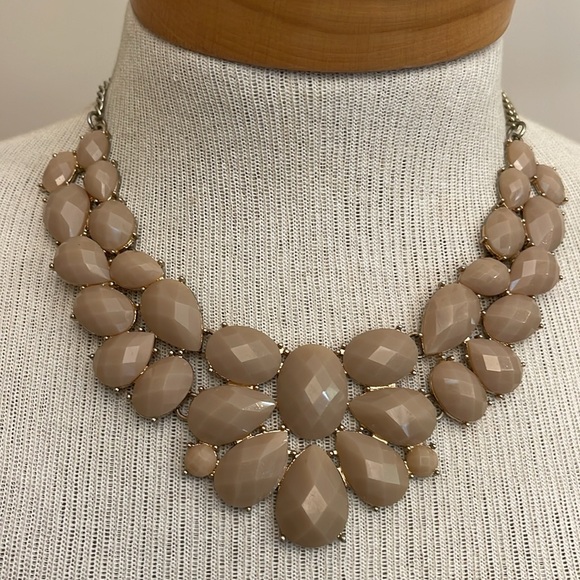 Boutique Style Taupe - Tan Gem Statement Necklace - Picture 15 of 16